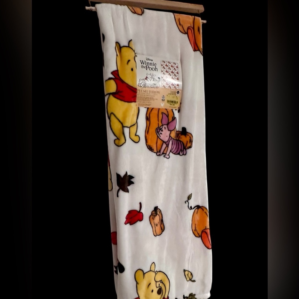 Disney Winnie the Pooh Autumn Blanket - NWT